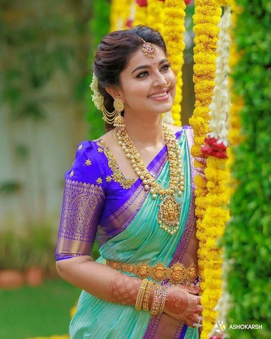 Elegant Firozi Soft Silk Saree With Snappy Blouse Piece