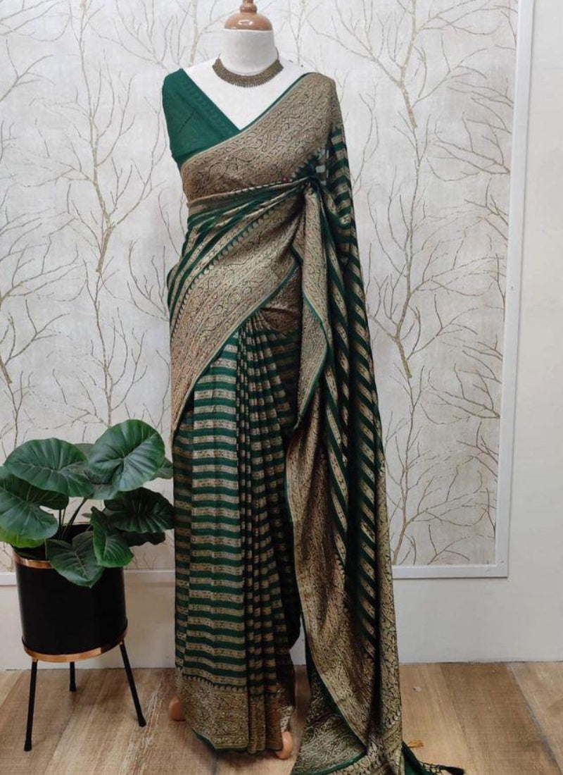 Ravishing Dark Green Soft Banarasi Silk Saree With Staring Blouse Piece