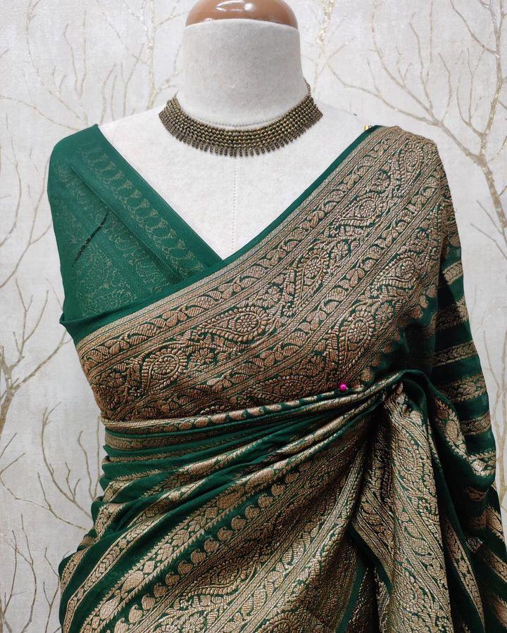 Ravishing Dark Green Soft Banarasi Silk Saree With Staring Blouse Piece