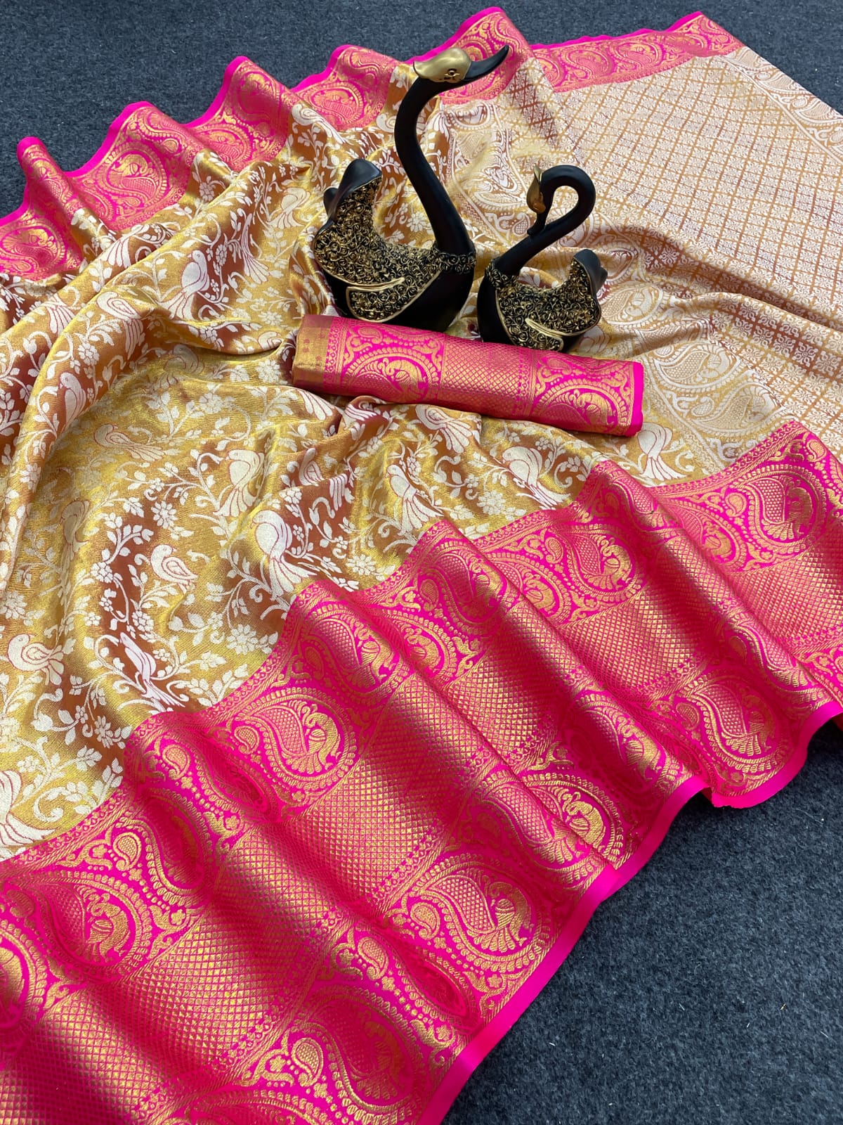 Invaluable Dark Pink Kanjivaram Silk Saree With Exceptional Blouse Piece