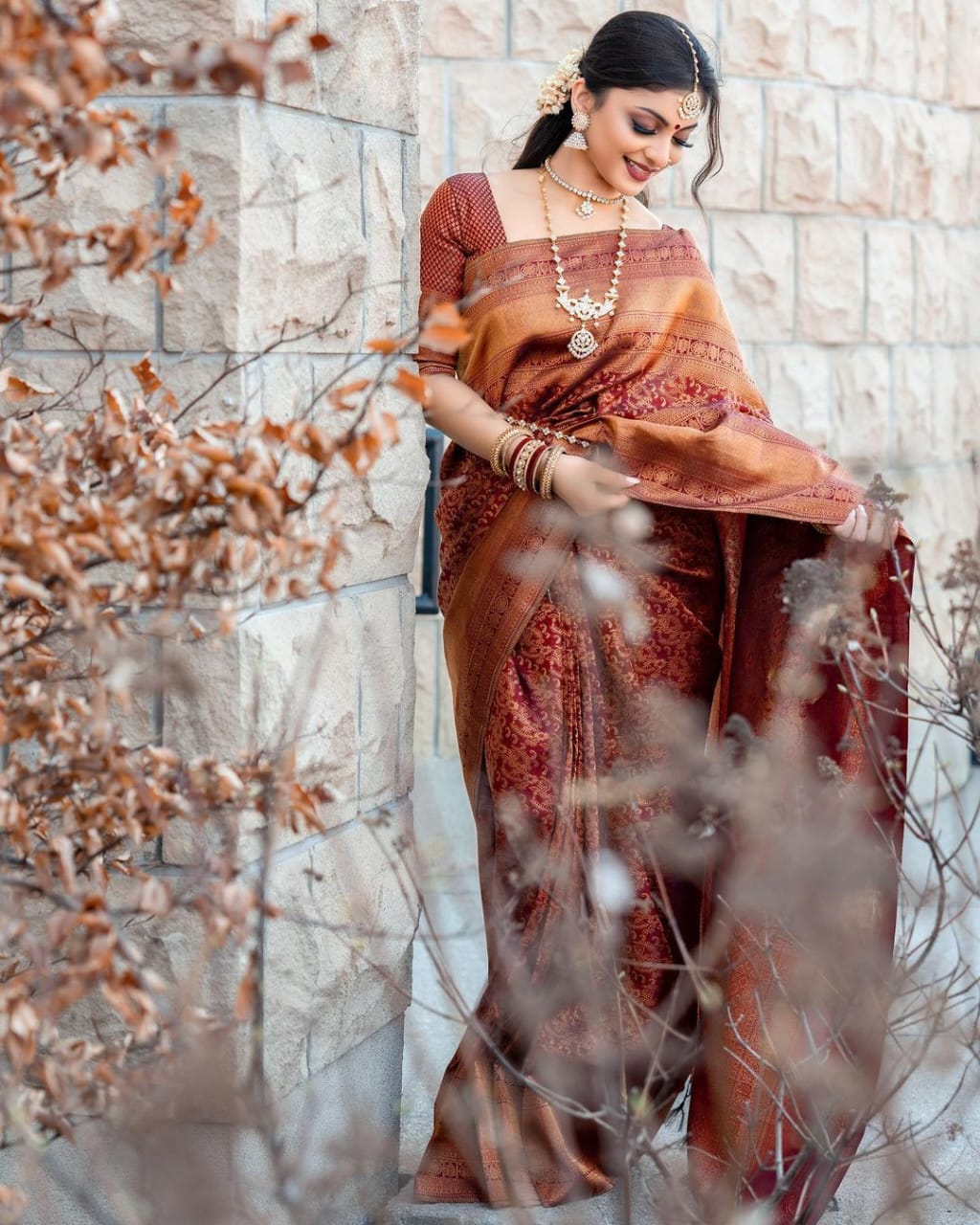 Vestigial Wine Soft Silk Saree With Stunner Blouse Piece