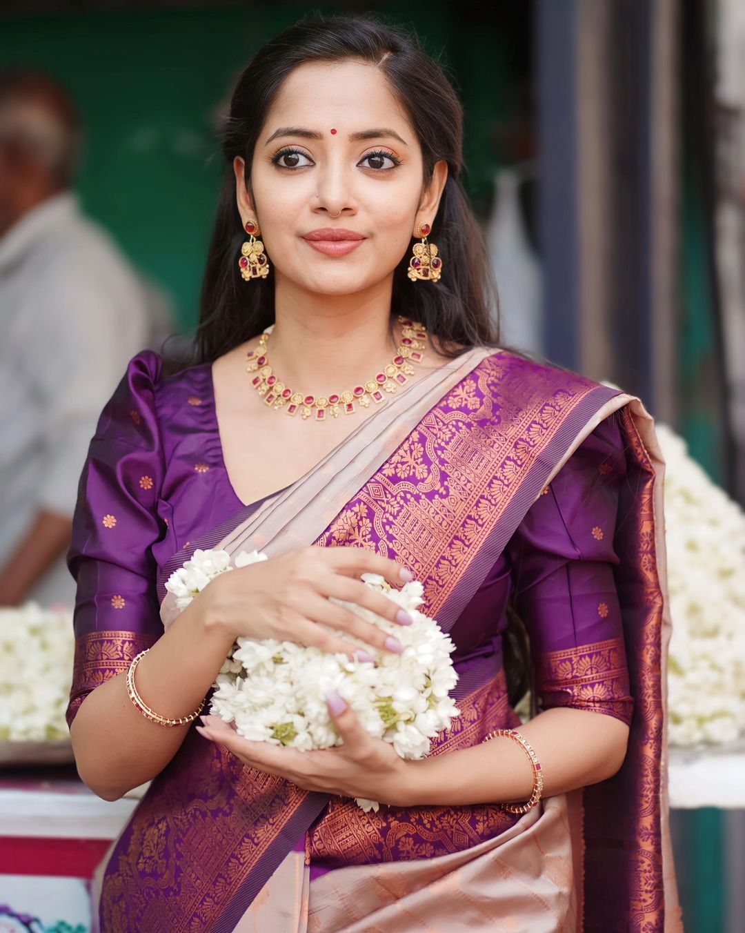 Outstanding Grey Soft Silk Saree With Felicitous Blouse Piece