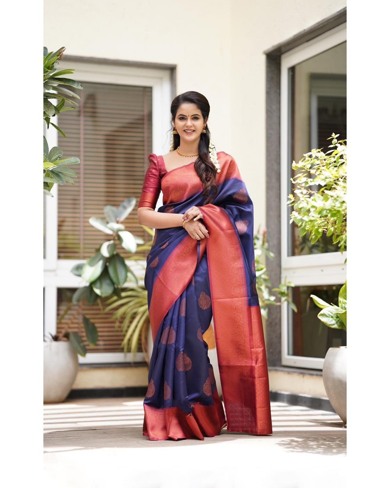 Tempting Navy Blue Soft Silk Saree With Glittering Blouse Piece