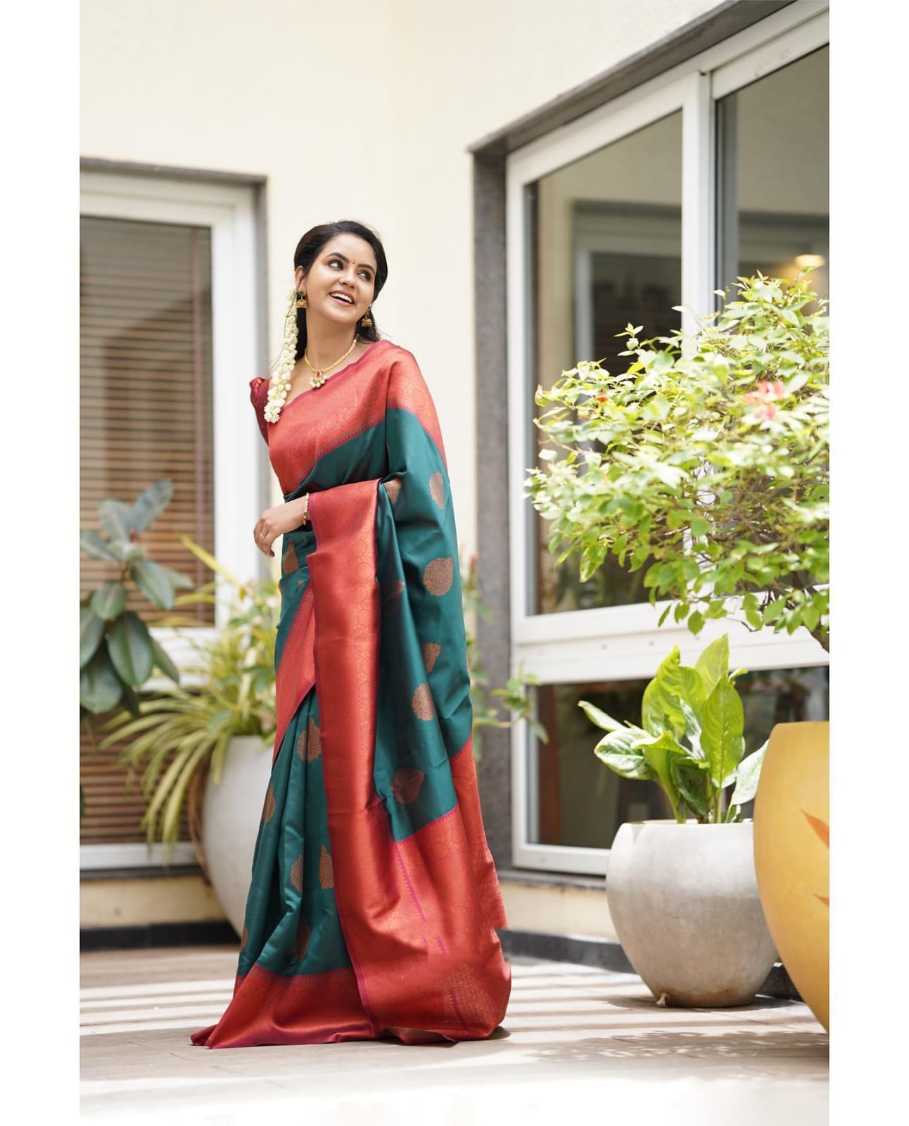 Imbrication Rama Soft Silk Saree With Artistic Blouse Piece