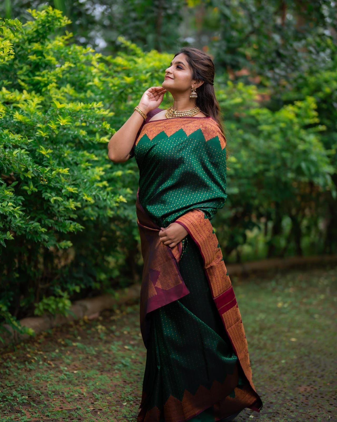 Stunning Green Soft Silk Saree With Innovative Blouse Piece