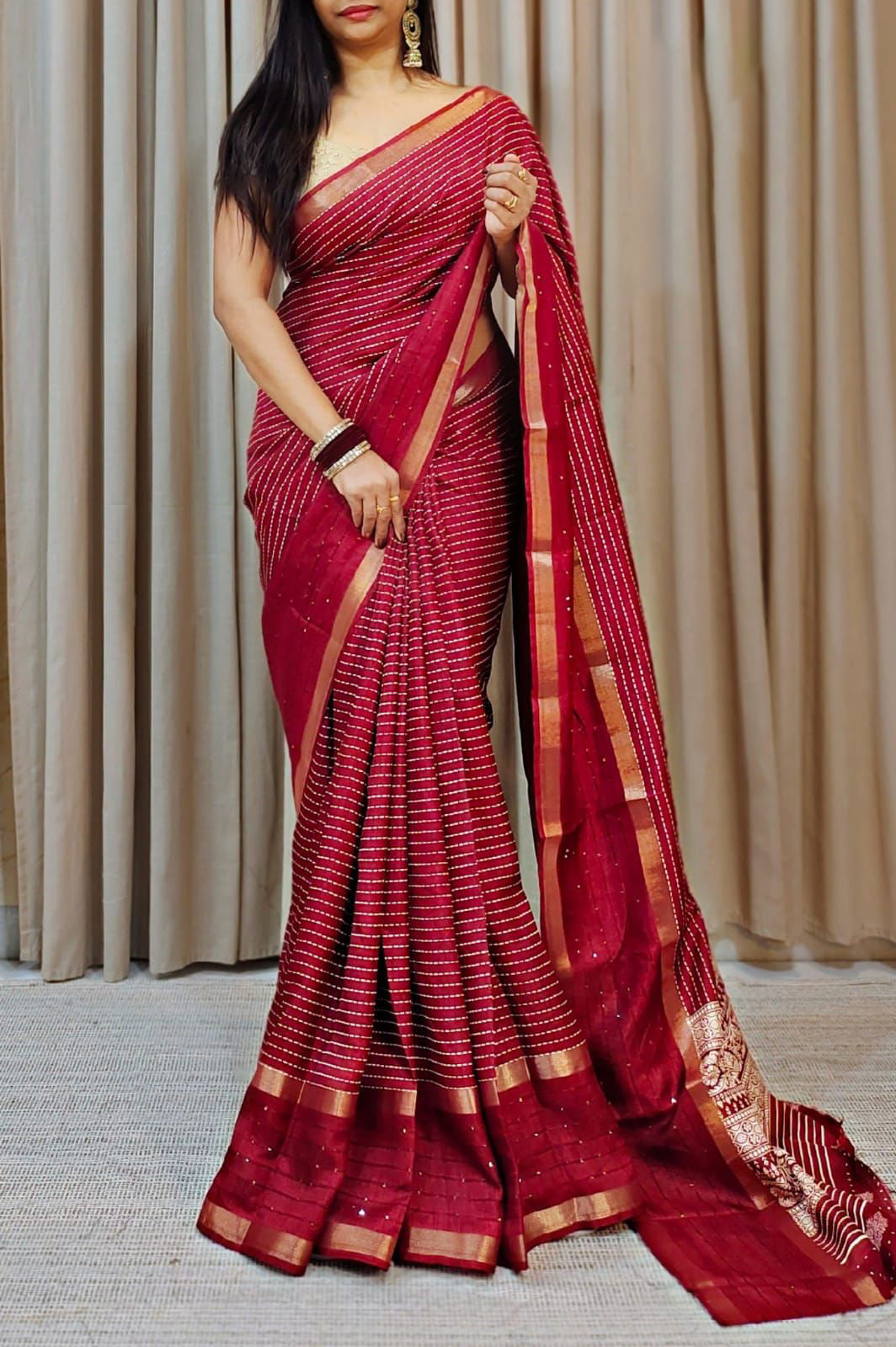 Extraordinary Red Digital Printed Dola Silk Saree With Epiphany Blouse Piece